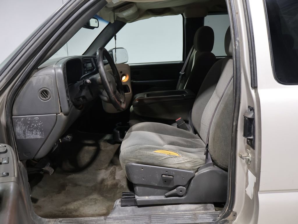 Used 2004 Chevrolet Silverado 3500 4x4 Extended Cab w/ Heavy-Duty Power Package image 11