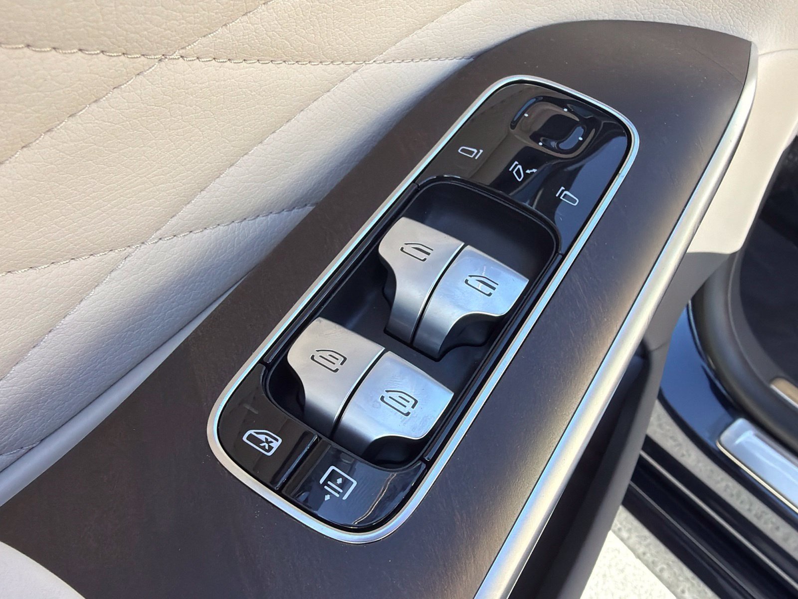 New 2027 Mercedes-Benz S 580 4MATIC Sedan image 17