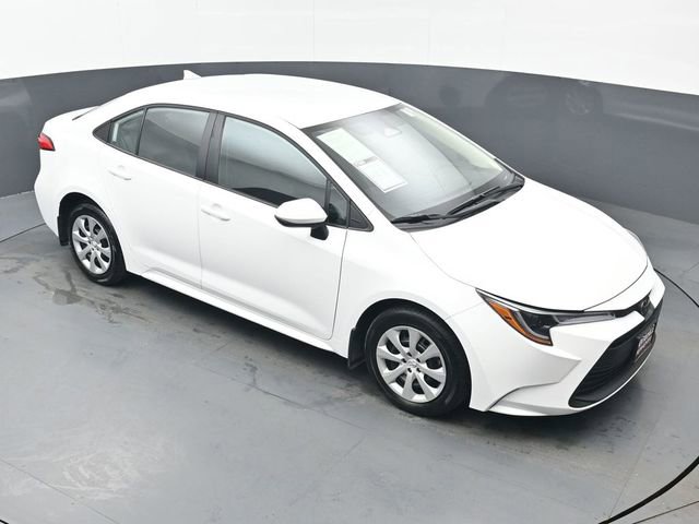 Used 2025 Toyota Corolla LE FWD image 40