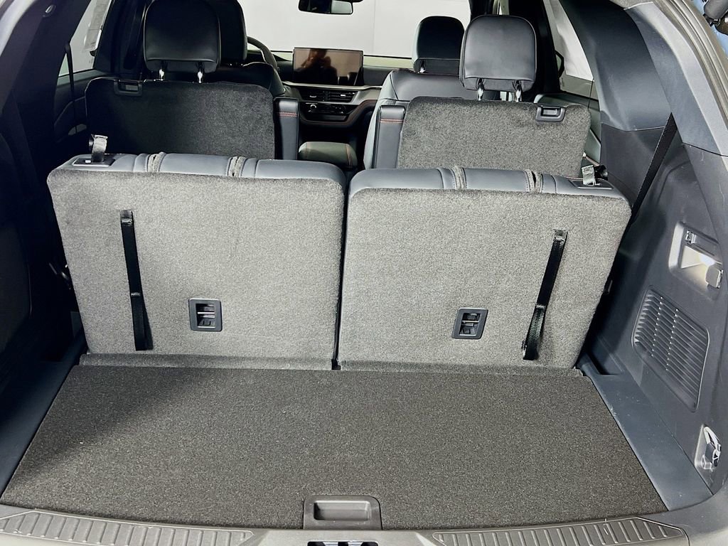 New 2026 Ford Explorer ST-Line w/ ST-Line Street Pack image 15