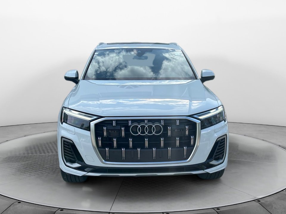 Used 2025 Audi Q7 2.0T Premium image 2