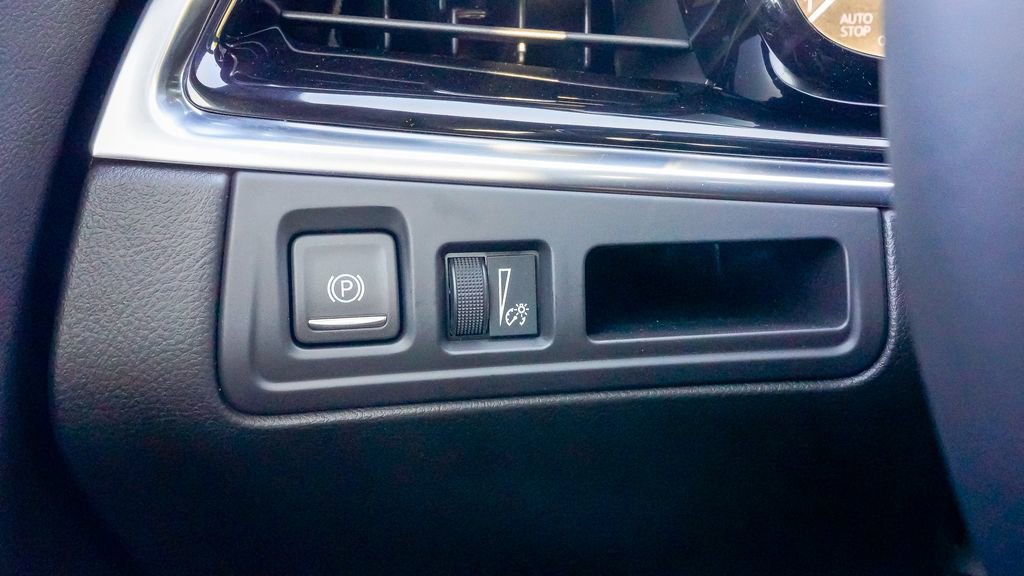 Certified 2025 Cadillac XT6 Luxury image 26