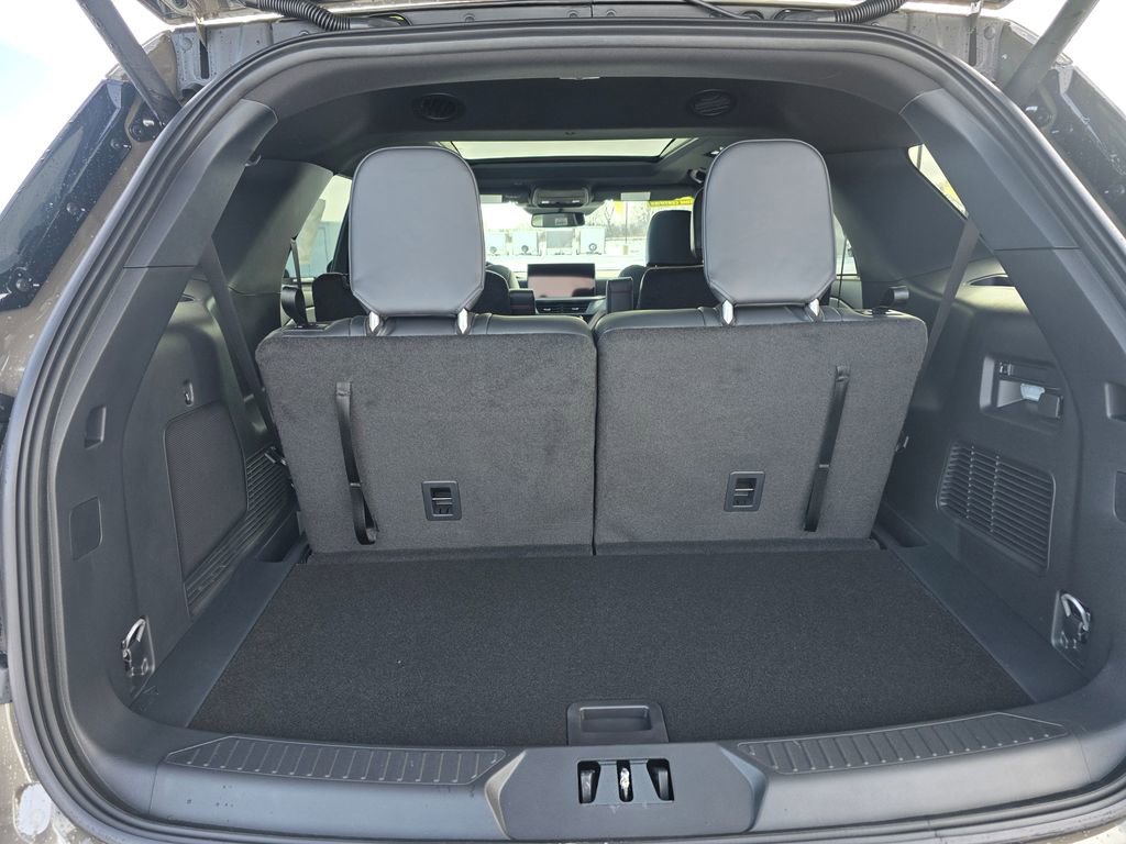 New 2026 Ford Explorer ST-Line w/ ST-Line Street Pack AWD/4WD image 13