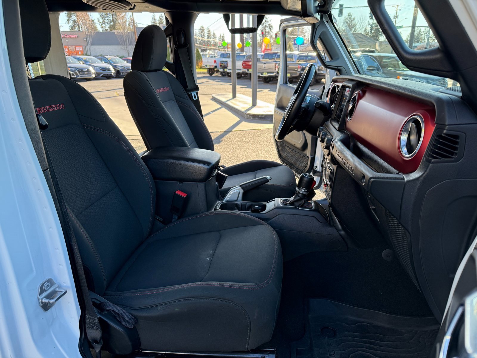 Used 2018 Jeep Wrangler Unlimited Rubicon w/ Uconnect 4C Nav & Sound Group image 6