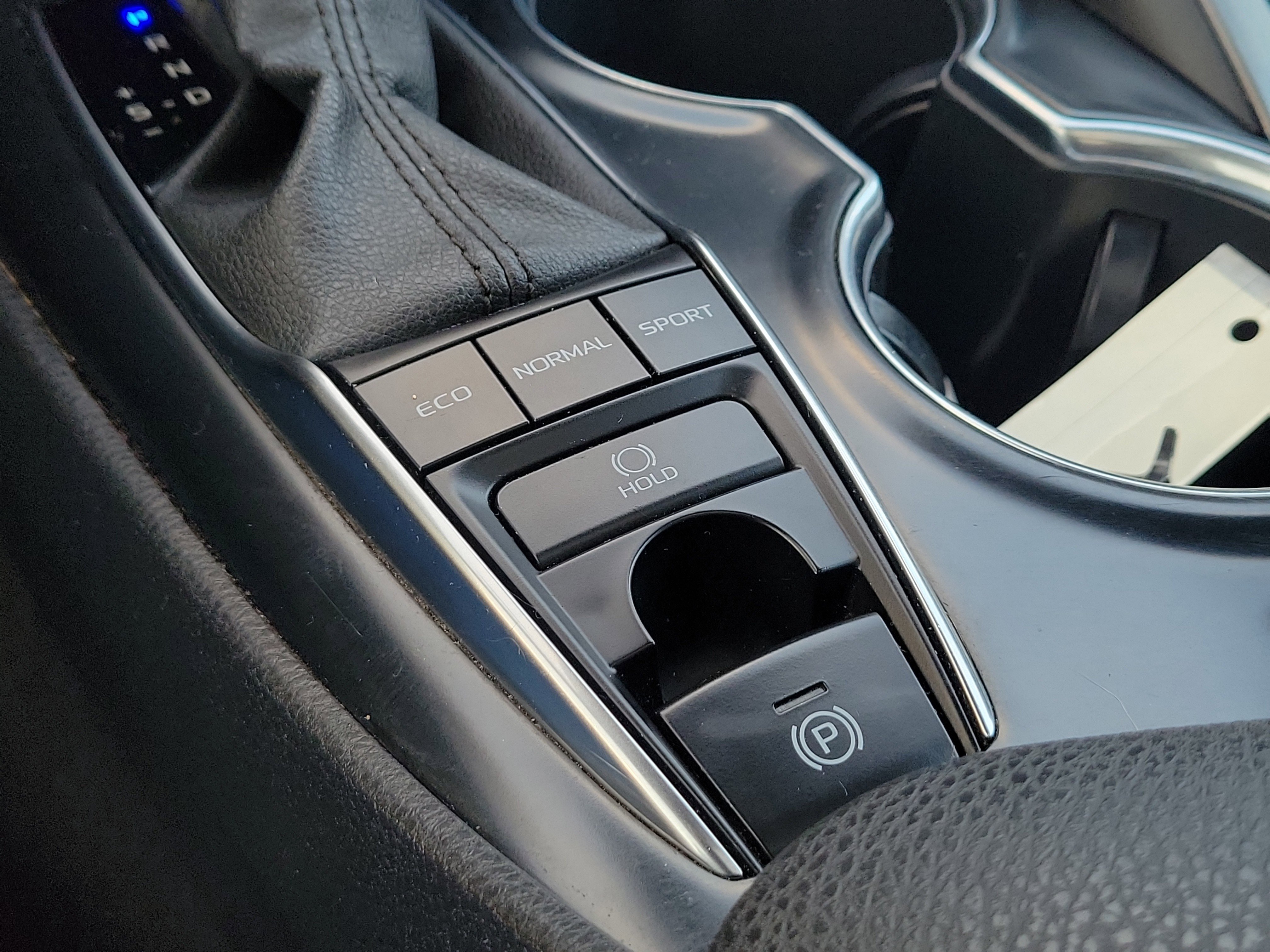 Certified 2020 Toyota Camry XSE image 34