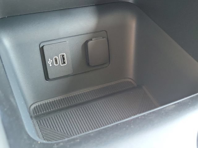 New 2026 Ford Explorer Active w/ Active Comfort Package RWD image 24