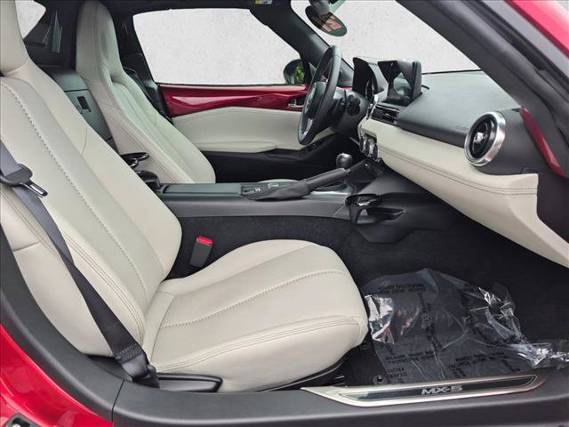 Used 2021 MAZDA MX-5 Miata RF Grand Touring RWD image 18
