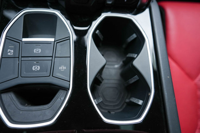 Used 2019 Lamborghini Urus image 27