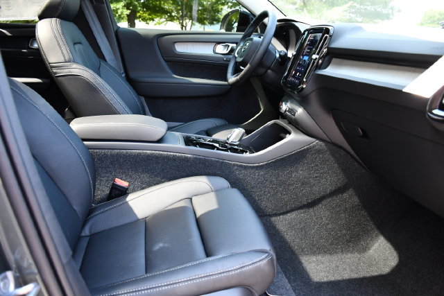 New 2026 Volvo XC40 B5 Plus w/ Climate Package AWD/4WD image 30