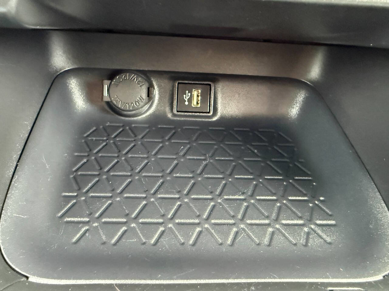 Used 2025 Toyota RAV4 LE AWD/4WD image 43