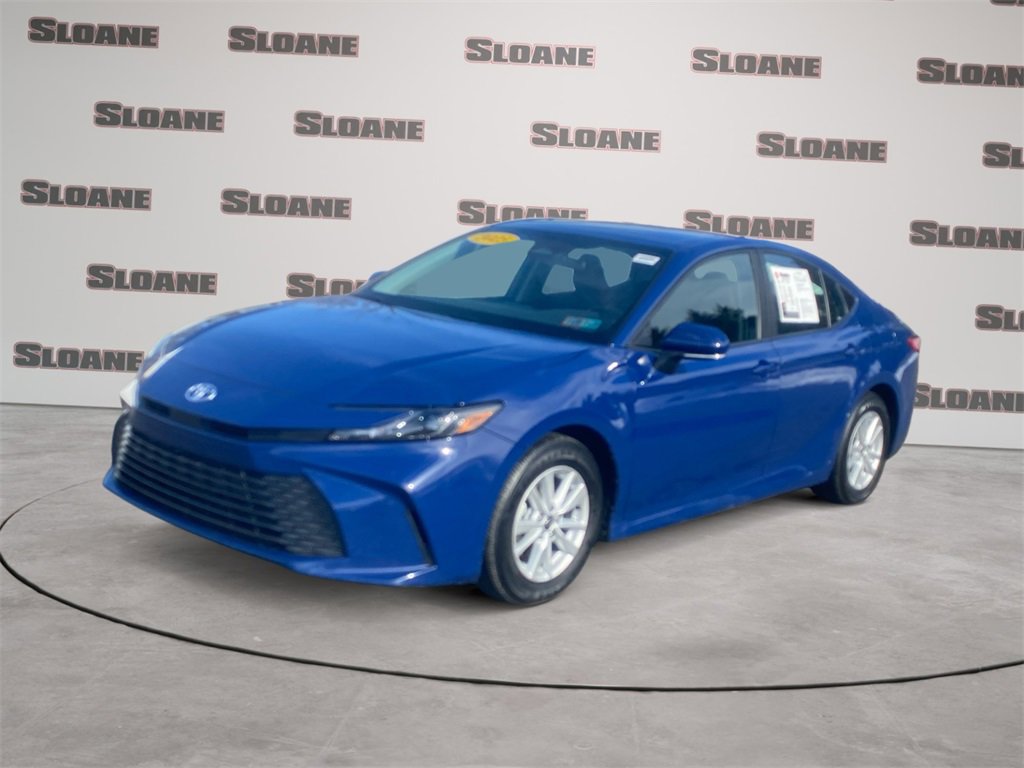 Used 2025 Toyota Camry LE image 1