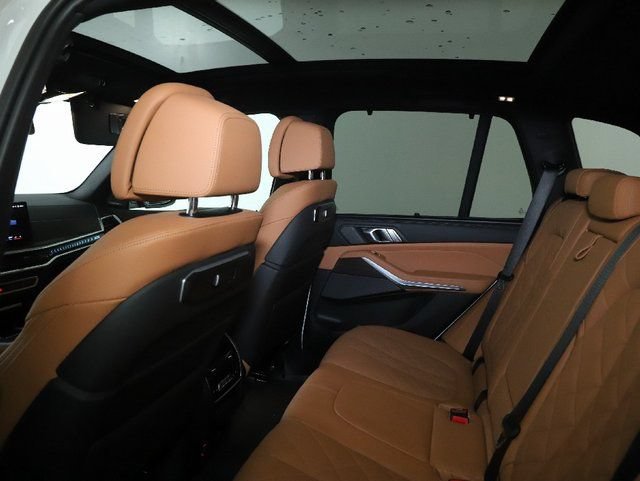 Used 2025 BMW X5 xDrive40i AWD/4WD image 16