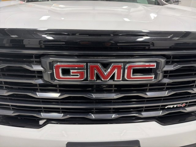 Used 2024 GMC Acadia AT4 image 12