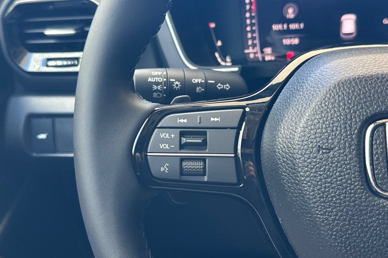 New 2026 Honda Pilot Touring image 32