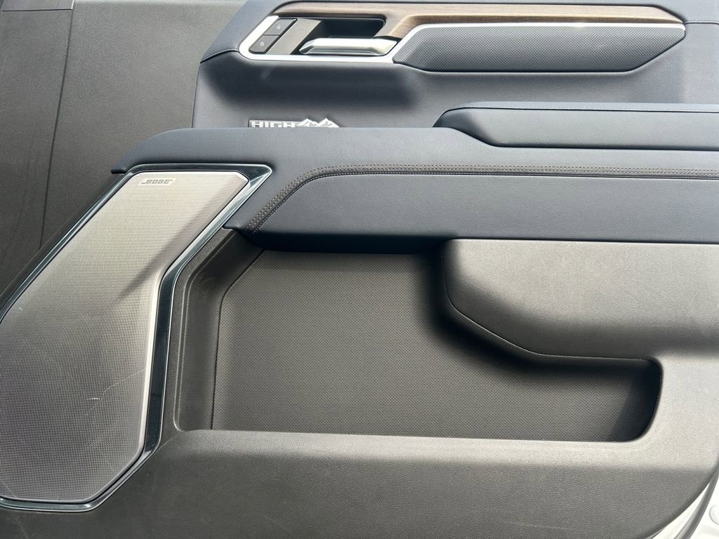 Used 2024 Chevrolet Silverado 1500 High Country w/ Technology Package image 25