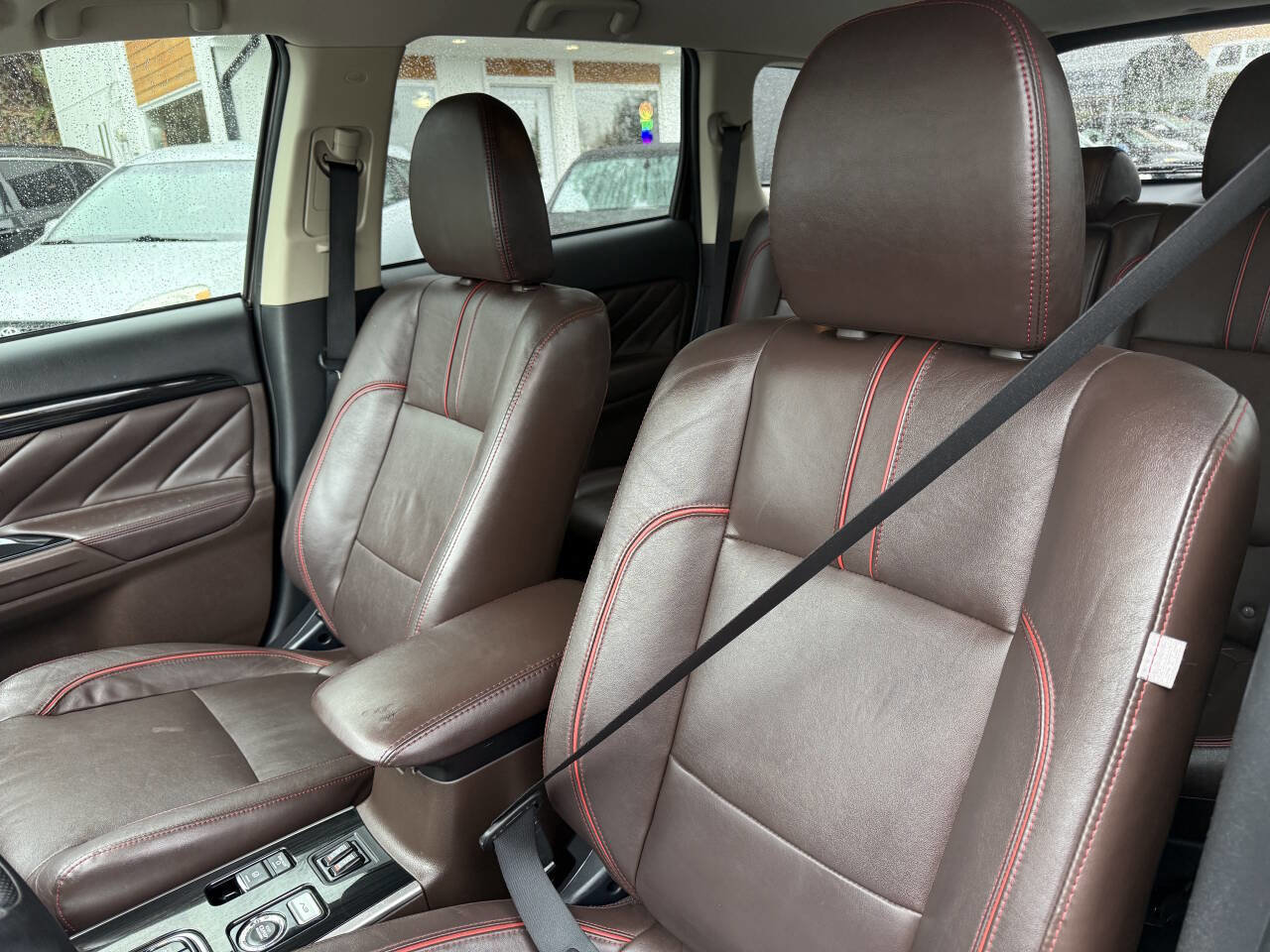 Used 2018 Mitsubishi Outlander SEL image 25