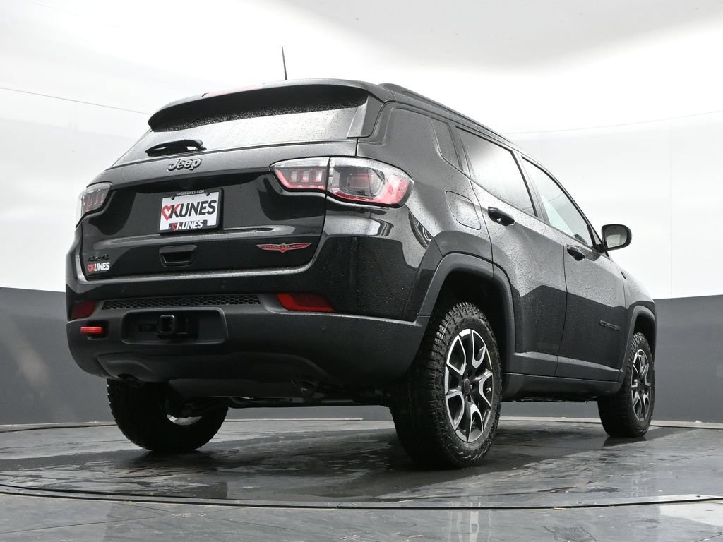 New 2026 Jeep Compass Trailhawk w/ Trailer Tow Group AWD/4WD image 39