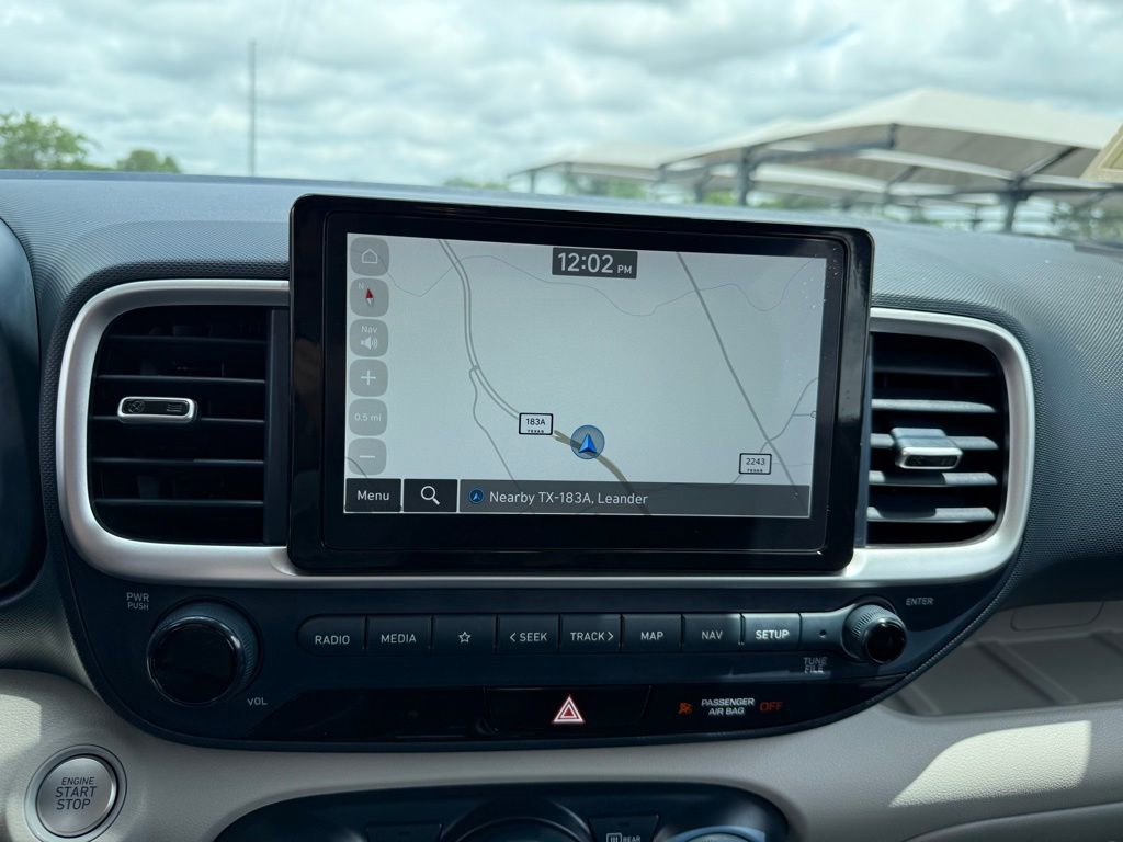 Certified 2023 Hyundai Venue Limited FWD image 18
