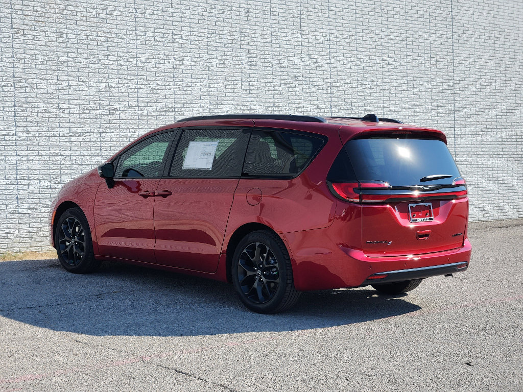 New 2026 Chrysler Pacifica Limited w/ S Appearance Package image 3