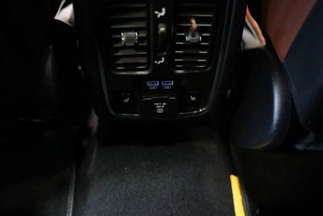 Used 2021 Jeep Grand Cherokee Summit AWD/4WD image 29