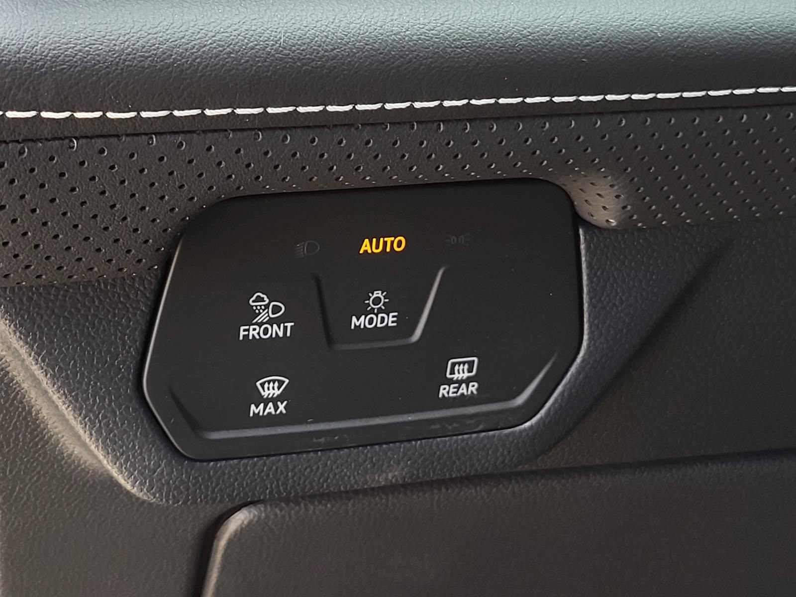 Used 2024 Volkswagen Atlas SE FWD image 25