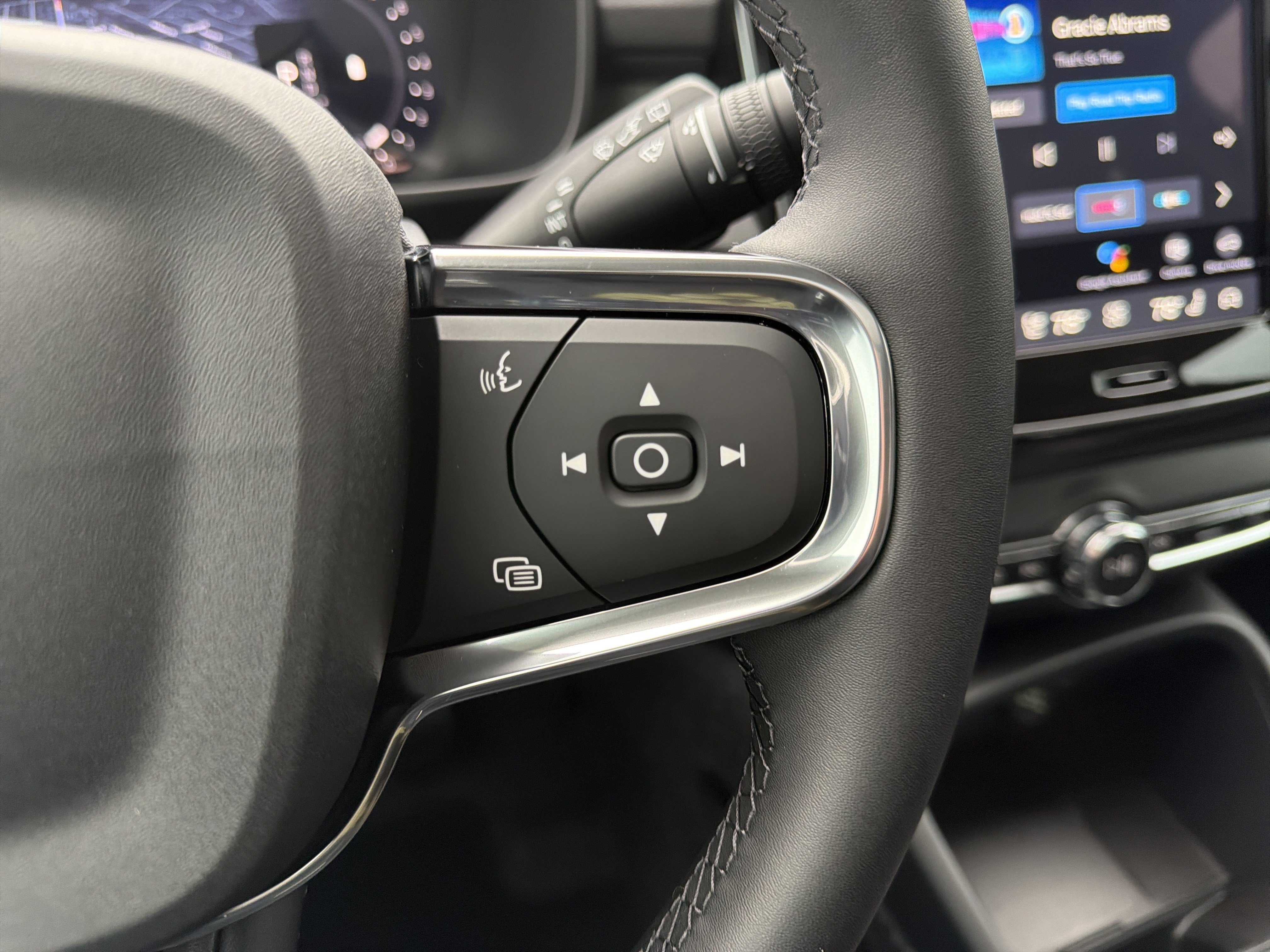 New 2026 Volvo XC40 B4 Core FWD image 22
