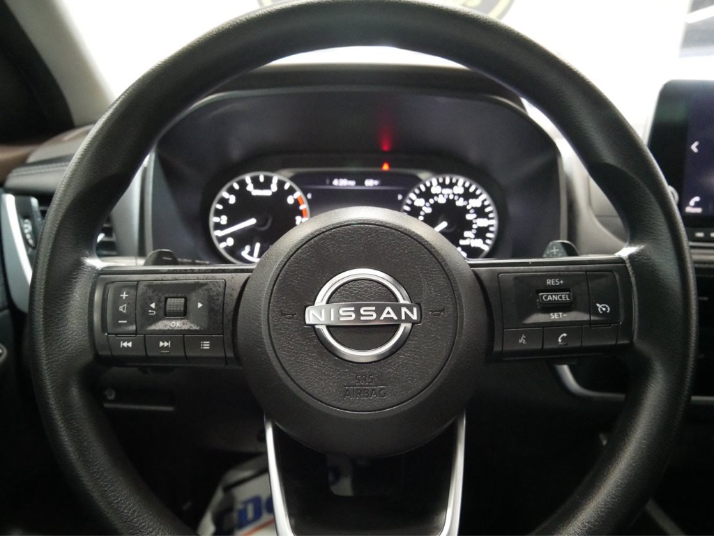 Used 2023 Nissan Rogue S AWD/4WD image 13