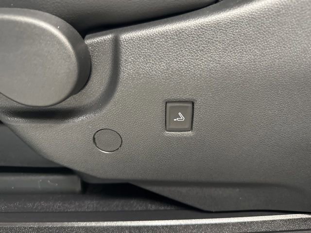 Used 2025 Buick Enclave Sport Touring w/ Power Package image 54