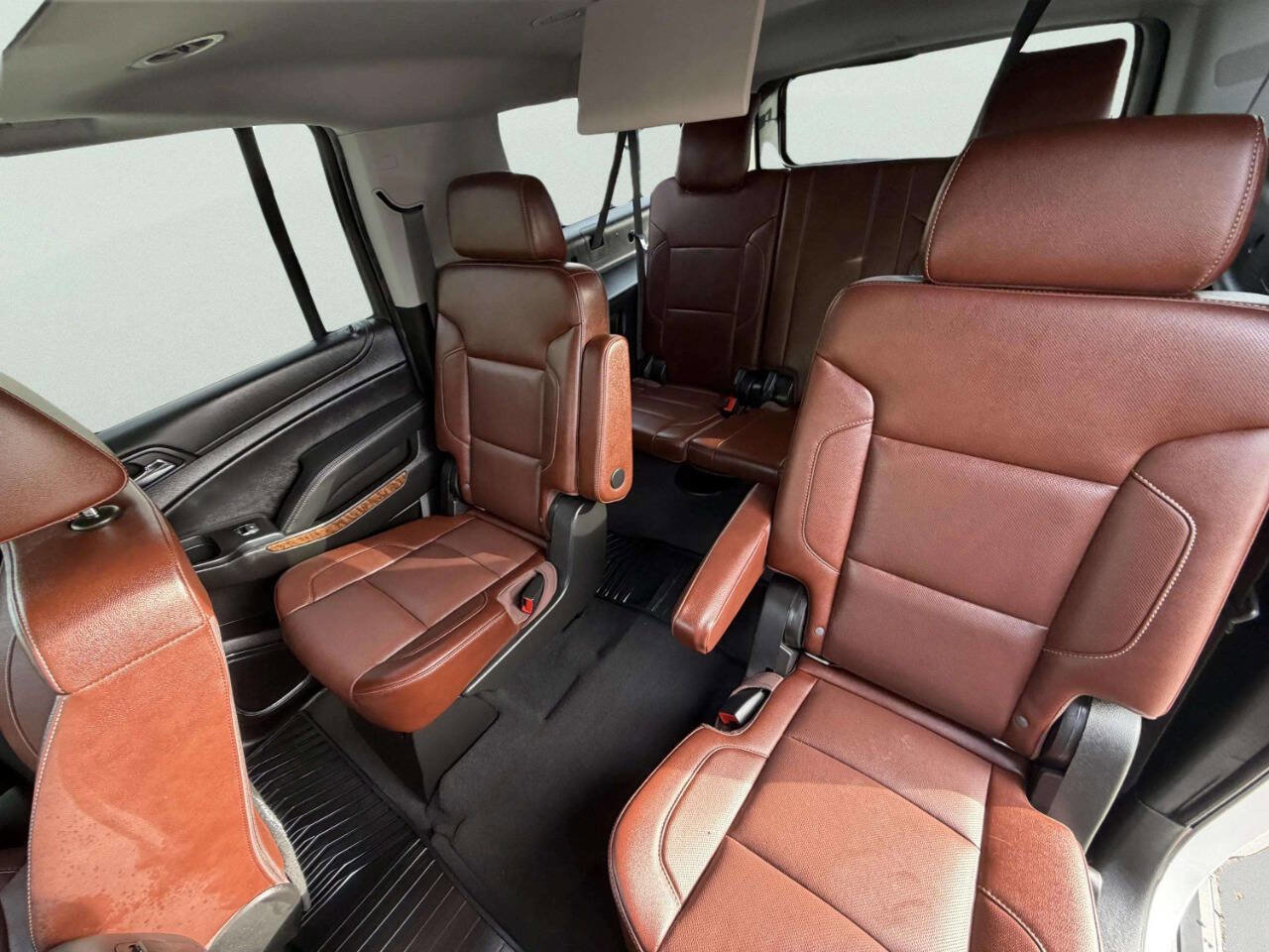 Used 2019 Chevrolet Suburban Premier w/ Premier Plus Edition image 28