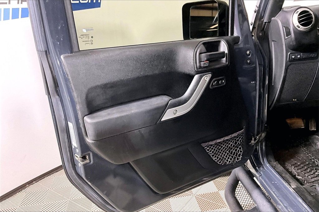 Used 2016 Jeep Wrangler Unlimited Rubicon w/ Dual Top Group image 18