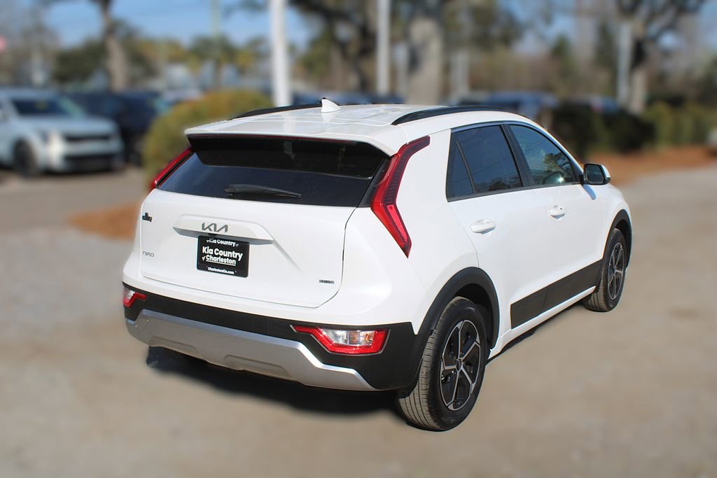 Used 2025 Kia Niro LX image 7