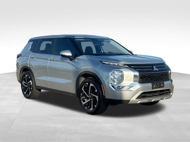 Used 2022 Mitsubishi Outlander SE AWD/4WD image 11