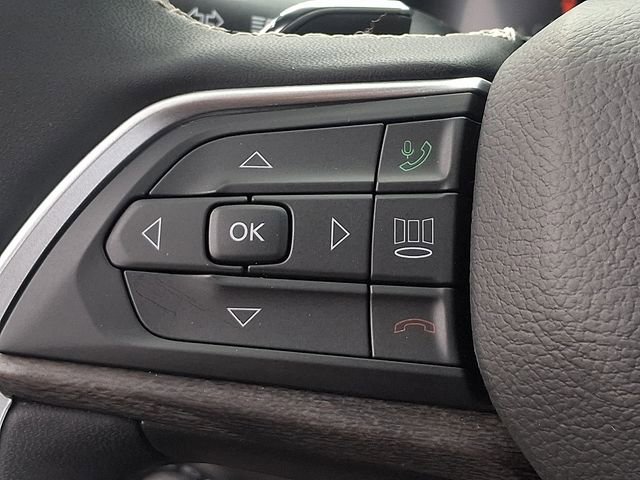 Used 2025 Jeep Grand Cherokee Limited image 21