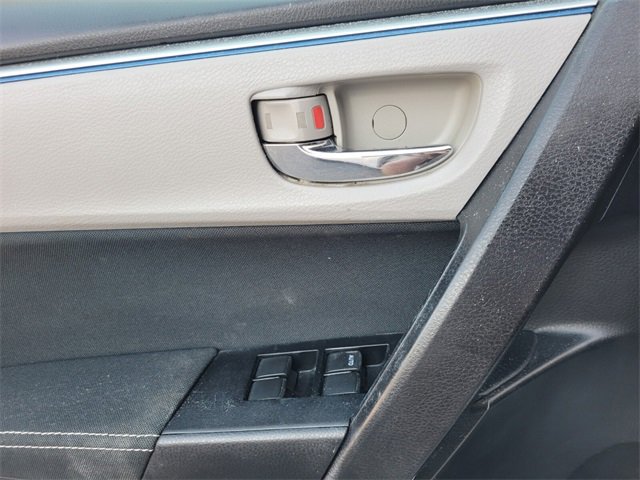 Used 2015 Toyota Corolla LE image 21