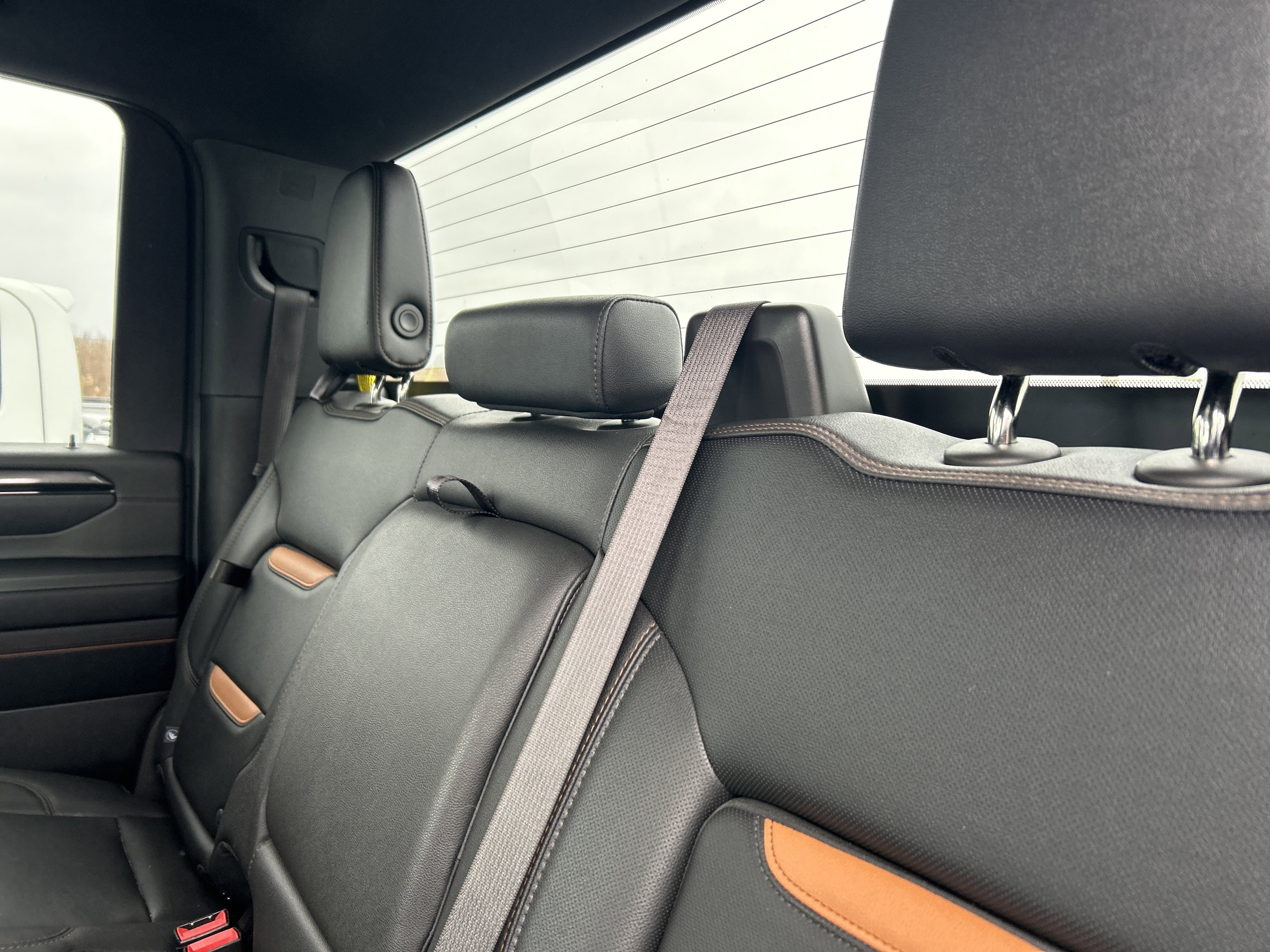 Used 2024 GMC Sierra 2500 AT4 image 15