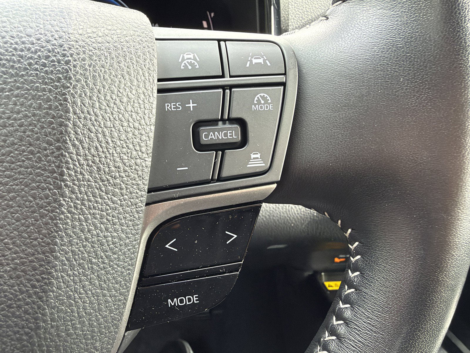 Used 2025 Toyota Camry SE FWD image 24