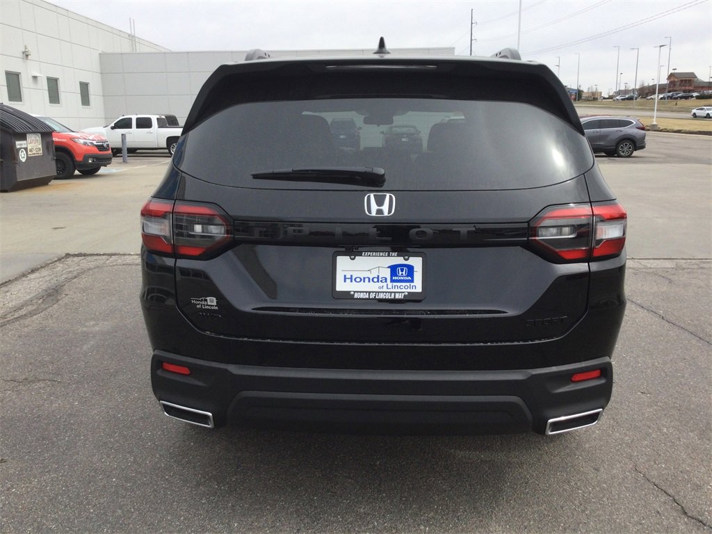 New 2025 Honda Pilot Sport image 5