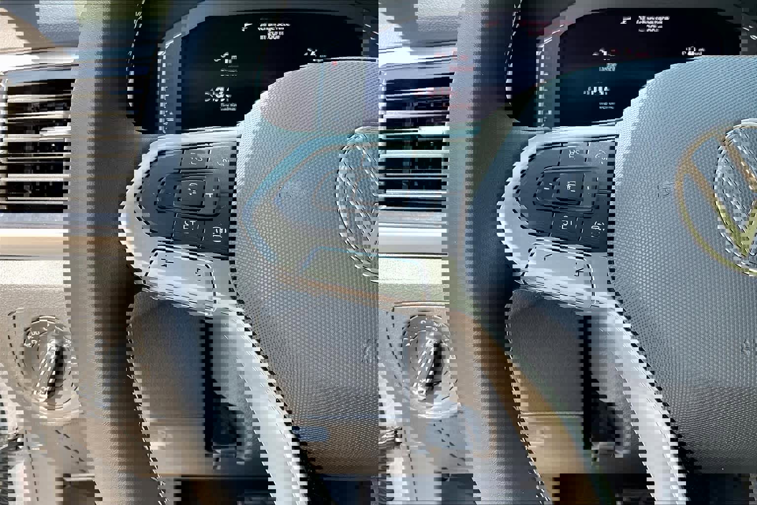 Used 2022 Volkswagen Atlas SE image 23