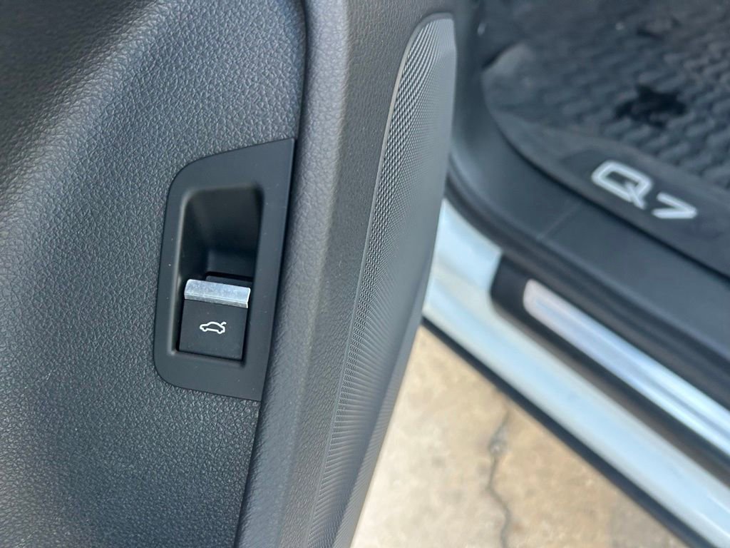 Used 2023 Audi Q7 2.0T Premium w/ Towing Package image 52