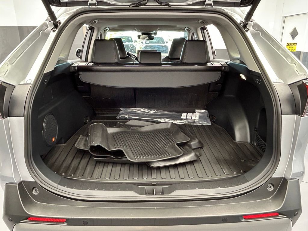 Used 2025 Toyota RAV4 Limited image 44