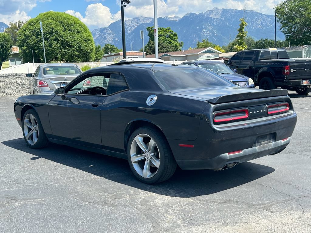 Used 2018 Dodge Challenger R/T RWD image 6