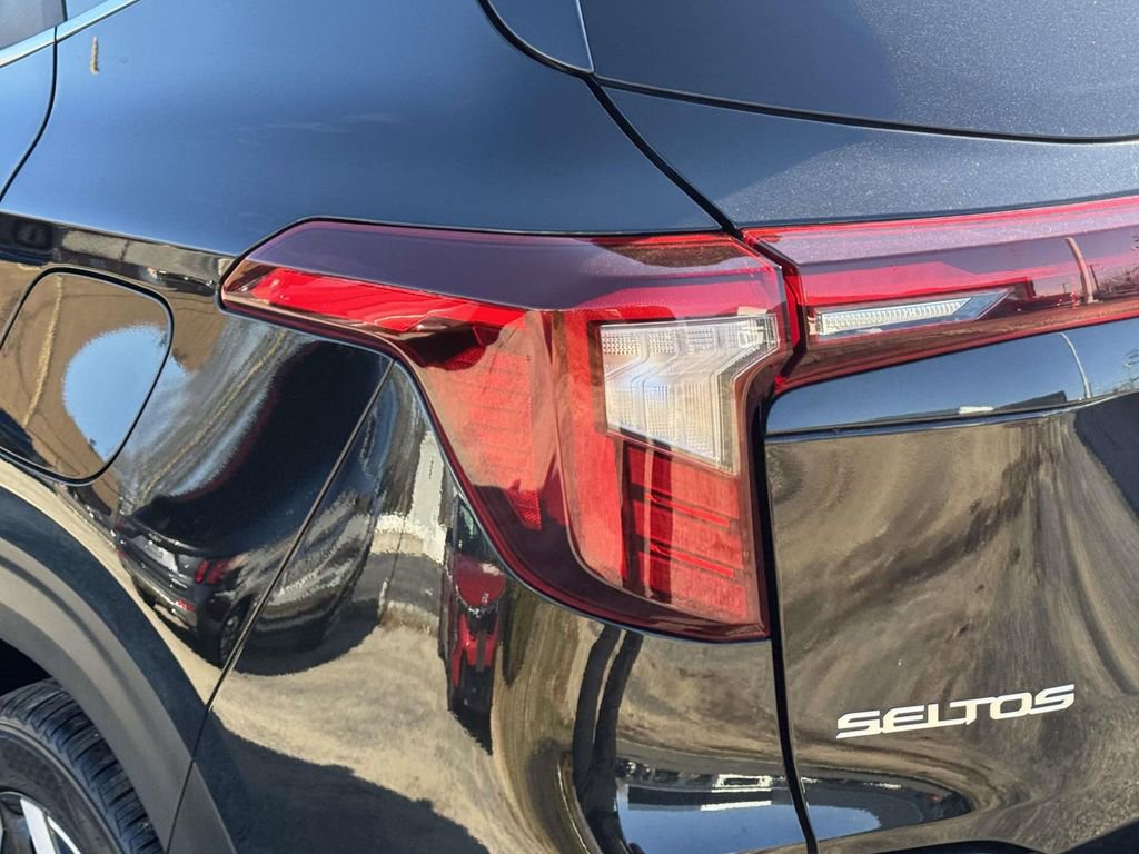 Used 2025 Kia Seltos SX image 8