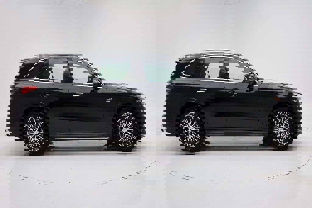 Used 2025 Mercedes-Benz GLC 43 AMG 4MATIC image 2