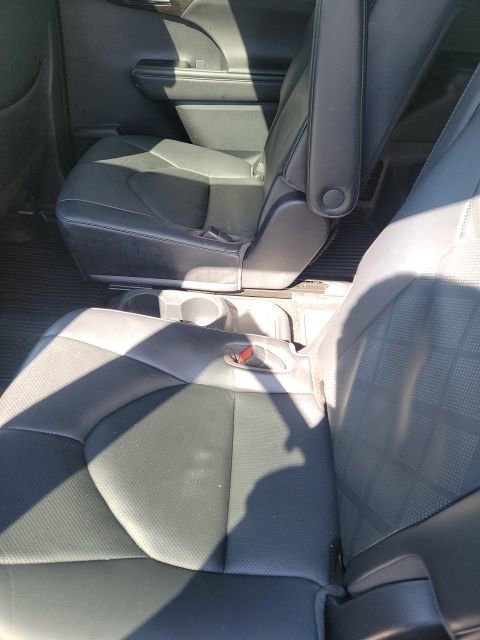Used 2023 Toyota Highlander Platinum image 7