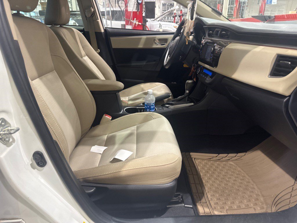 Used 2016 Toyota Corolla LE FWD image 6