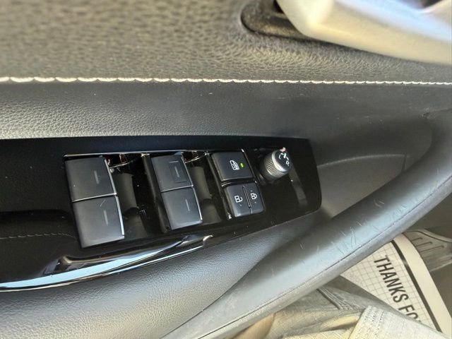 Used 2019 Toyota Corolla SE image 25