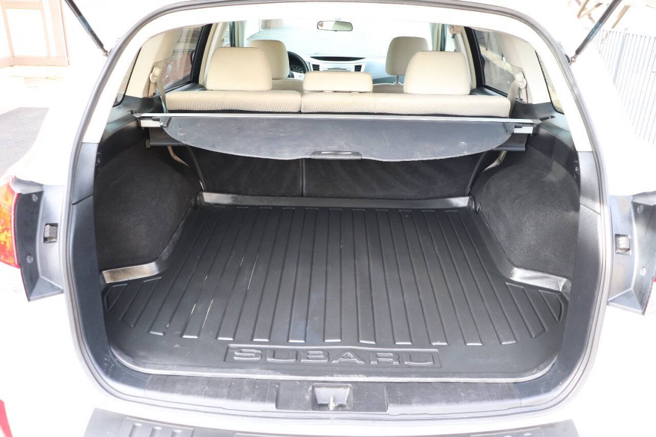 Used 2011 Subaru Outback 2.5i Premium AWD/4WD image 30