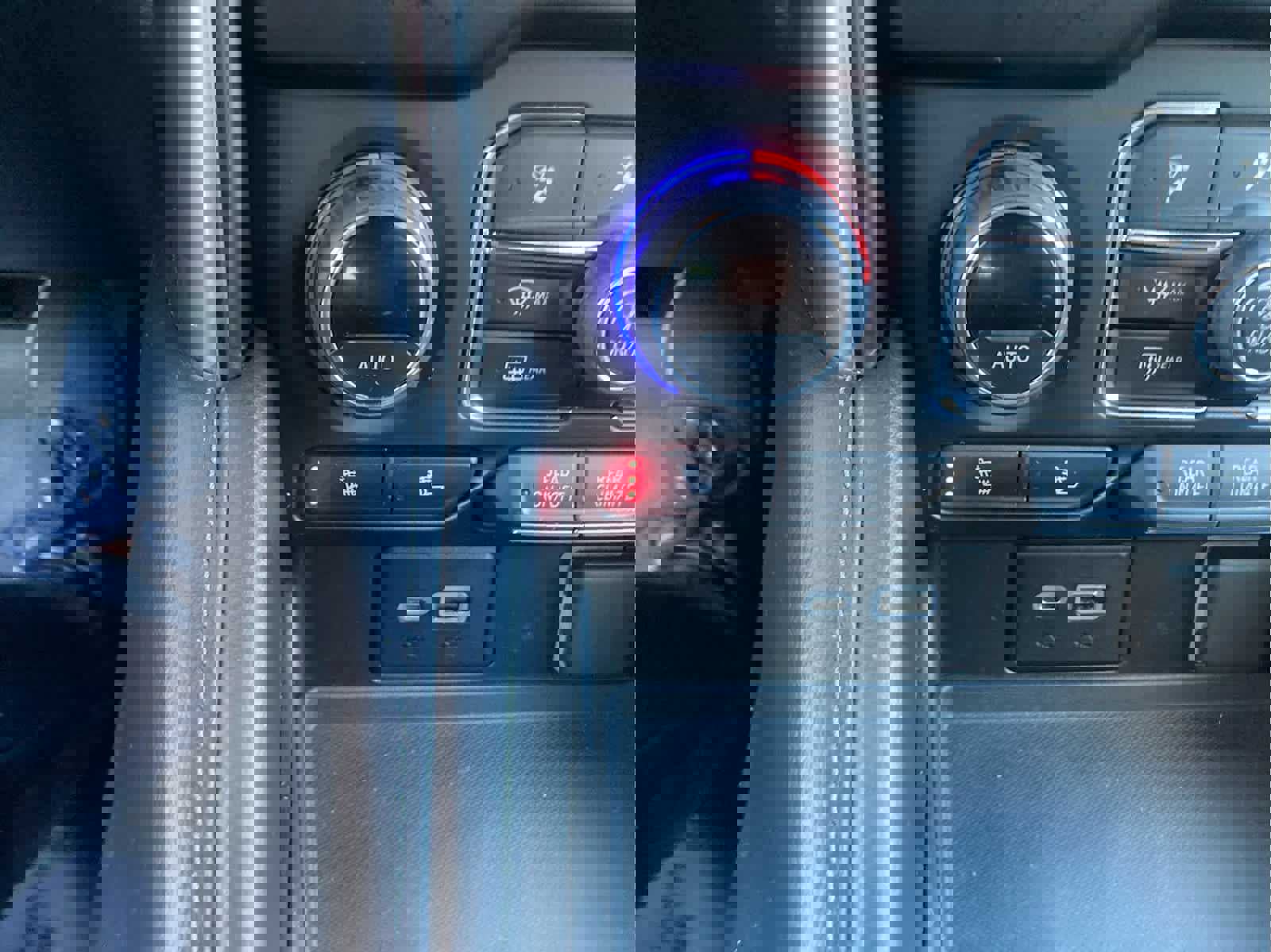 Used 2021 Chevrolet Suburban Z71 image 24