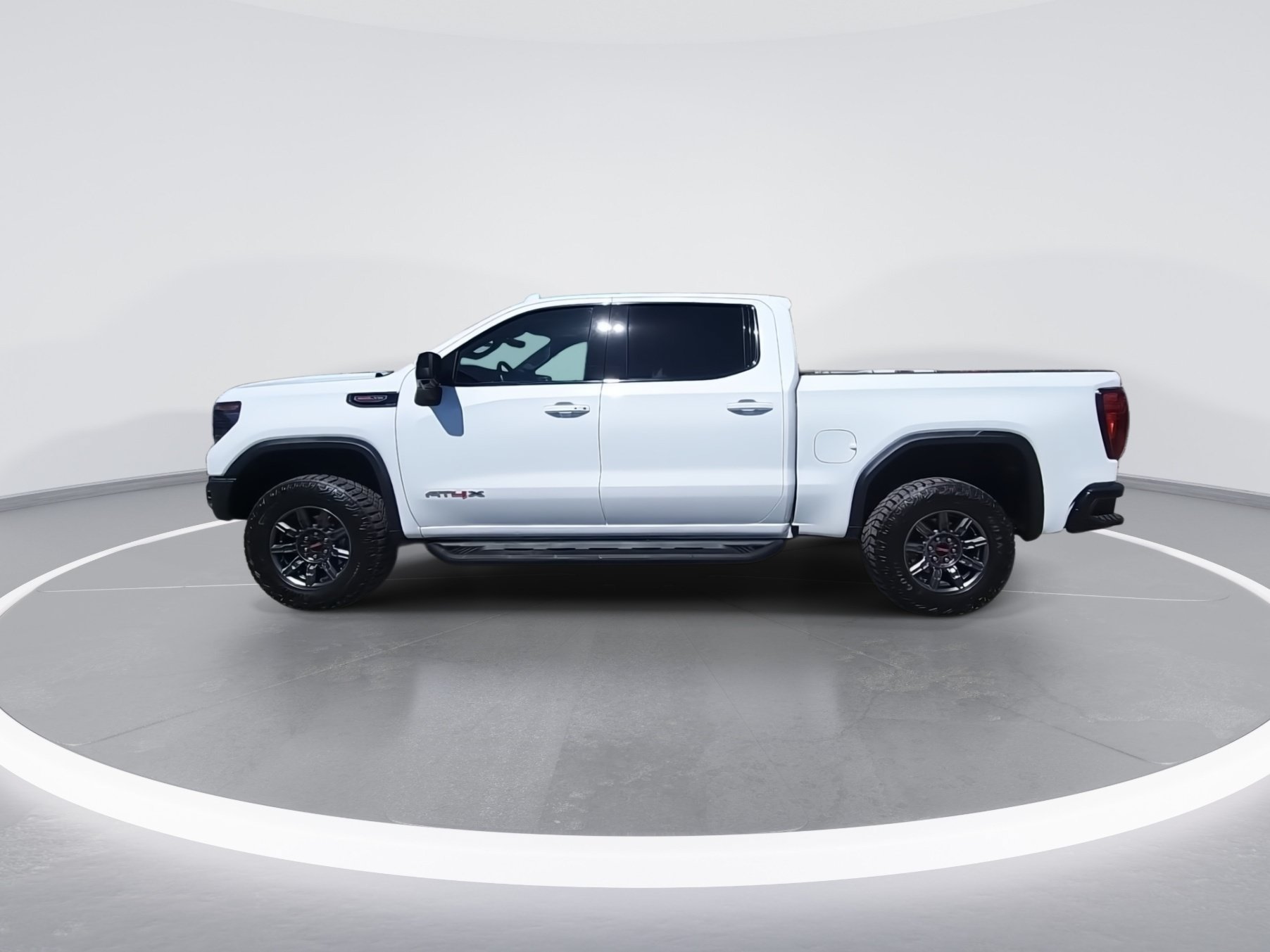 Used 2024 GMC Sierra 1500 AT4X AWD/4WD image 5