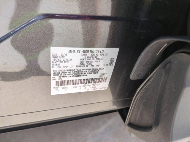 Used 2019 Ford Edge Titanium FWD image 24